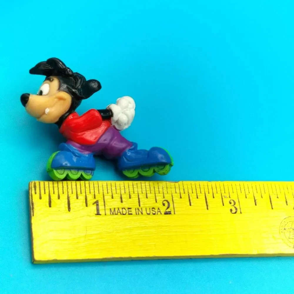 Vintage Disney Goof Troop Max Plastic Figure Roller Skate Red Short 1.75”